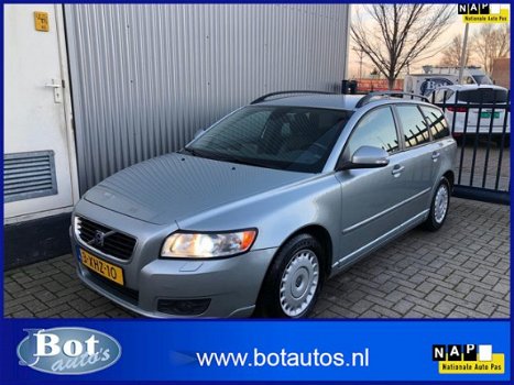 Volvo V50 - 1.6D DRIVe Summum AIRCO / CRUISE / TREKHAAK / LEDER - 1