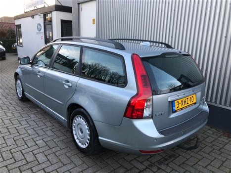 Volvo V50 - 1.6D DRIVe Summum AIRCO / CRUISE / TREKHAAK / LEDER - 1