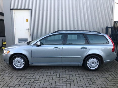 Volvo V50 - 1.6D DRIVe Summum AIRCO / CRUISE / TREKHAAK / LEDER - 1