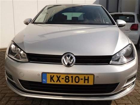 Volkswagen Golf - 1.6 TDI 110pk Connected Series | Navigatie | 17”LM - 1