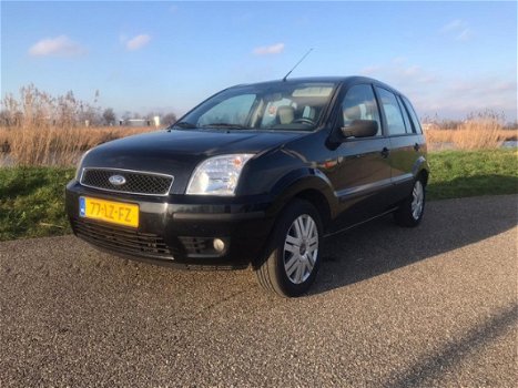 Ford Fusion - 1.4-16V Luxury - 1