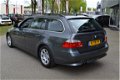 BMW 5-serie Touring - 523i AUTOMAAT / AIRCO / CRUISE / LMV / NIEUWE APK - 1 - Thumbnail