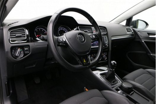 Volkswagen Golf - 1.2 TSI 105PK Business Edition | Navigatie | Parkeersensoren met achteruitrijcamer - 1