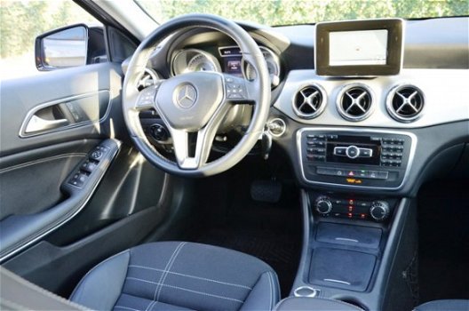 Mercedes-Benz GLA-Klasse - 200 CDI Edition 1 Automaat/Xenon/Pdc/Airco/Navi/LMV 18 Inch/Trekhaak/Cr-C - 1