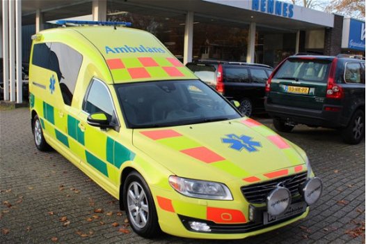 Volvo V70 - 2.4 D5 AWD Nilsson Ambulance Krankenwagen - 1