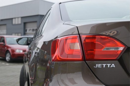 Volkswagen Jetta - 1.2 TSI 105pk Comfortline | Navigatie | Climate control | Cruise control | 16