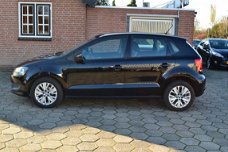 Volkswagen Polo - 1.2 Highline 5.Drs 1e eigenaar bj.2011 87.000 km airco lm.velgen el.ramen radio/cd