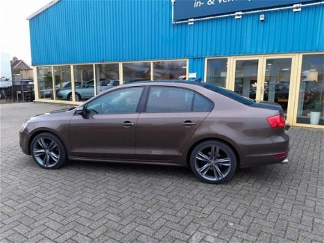 Volkswagen Jetta - 1.2 TSI Trendline - 1