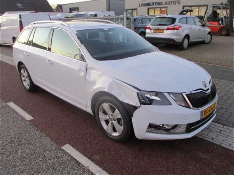 Skoda Octavia - 1.6 TDI Grt Style DSG Automaat Navi Klima PANO - 1