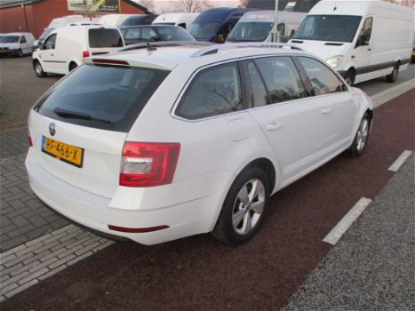 Skoda Octavia - 1.6 TDI Grt Style DSG Automaat Navi Klima PANO - 1