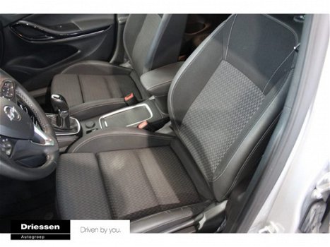 Opel Astra Sports Tourer - 1.4 Innovation 150PK (Navigatie - Climate Control - Achteruitrijcamera) - 1