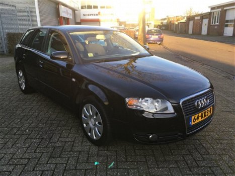 Audi A4 Avant - 1.8 Turbo / AUTOMAAT / NIEUW MODELJAAR / APK NIEUW / CLIMA / RIJDT GOED - 1