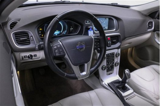 Volvo V40 - 1.6 D2 Summum Climate control Bi-xenon Leer Lichtmetalen velgen Parkeersensoren achter T - 1