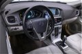 Volvo V40 - 1.6 D2 Summum Climate control Bi-xenon Leer Lichtmetalen velgen Parkeersensoren achter T - 1 - Thumbnail