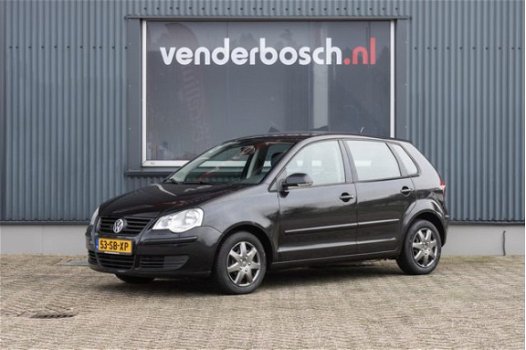 Volkswagen Polo - 1.4-16V Sportline - 1