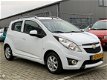 Chevrolet Spark - 1.0 16V LT White Limited Edition // 1e eigenaar // Luxe // Leer // - 1 - Thumbnail