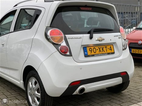 Chevrolet Spark - 1.0 16V LT White Limited Edition // 1e eigenaar // Luxe // Leer // - 1