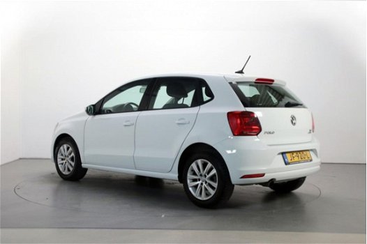 Volkswagen Polo - 1.2 TSI Comfortline Navigatie App-Connect Cruise Control Airco - 1