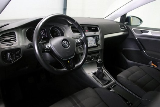 Volkswagen Golf Variant - 1.0 TSI 116pk Comfortline 6-bak DAB+ Navigatie Parkeersensoren - 1