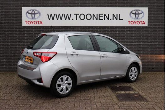 Toyota Yaris - 1.5 Hybrid Aspiration Navigatie-Parkeercamera - 1