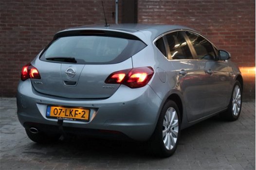 Opel Astra - 140pk Turbo Cosmo (Climate/PDC/T.haak) - 1