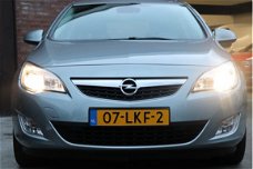 Opel Astra - 140pk Turbo Cosmo (Climate/PDC/T.haak)