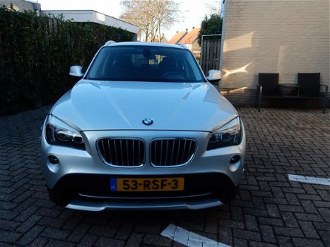 BMW X1 - SDrive18i Executive Automaat - 1