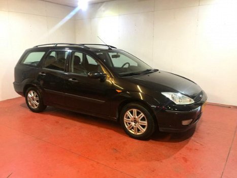 Ford Focus Wagon - 1.6-16V Futura LEER NAVI - 1