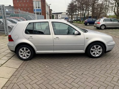 Volkswagen Golf - 2.3 V5 Highline - 1