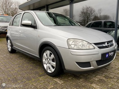 Opel Corsa - 1.2-16V Silverline 5deurs airco zeer nette auto - 1