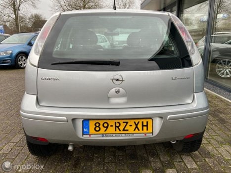 Opel Corsa - 1.2-16V Silverline 5deurs airco zeer nette auto - 1