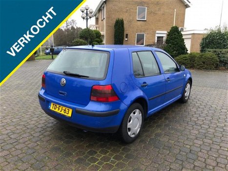 Volkswagen Golf - 1.6 Comfortline - 1