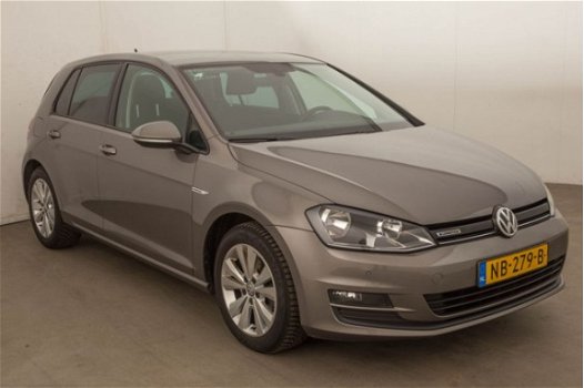 Volkswagen Golf - 1.0 TSI Connected Series - 1