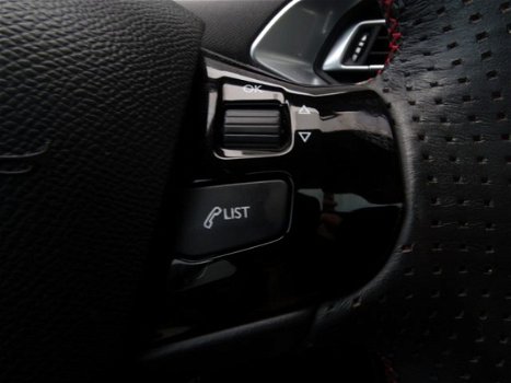 Peugeot 308 - 1.2 PureTech 130pk GT-line | Achteruitrijcamera | Panoramadak | Climate Control | Navi - 1