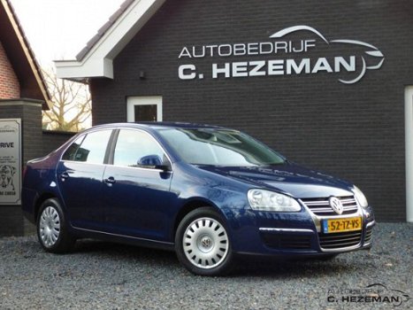 Volkswagen Jetta - 2.0 16V FSI Sportline - 1