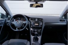 Volkswagen Golf - 1.2 TSI 110pk Highline + Navigatie + Achteruitrijcamera