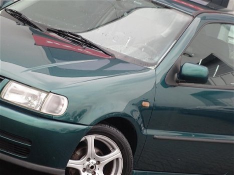 Volkswagen Polo - 1.6 AUTOMAAT D-RIEM V.V. (bj1997) - 1