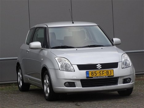 Suzuki Swift - 1.3 Exclusive 4 DEURS APK 12-2020 (bj2005) - 1