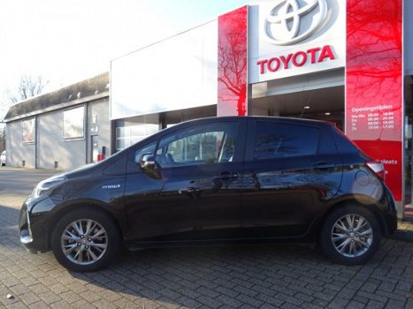 Toyota Yaris - 1.5 Hybrid Dynamic / Navigatie / Bluetooth / Keyless Entry / Lichtmetalen Velgen / Mi - 1