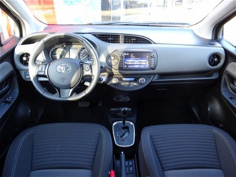 Toyota Yaris - 1.5 Hybrid Dynamic / Navigatie / Bluetooth / Keyless Entry / Lichtmetalen Velgen / Mi - 1