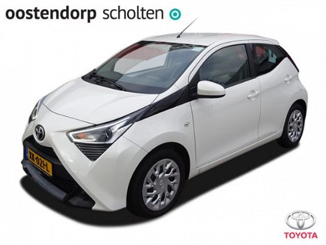 Toyota Aygo - 1.0 VVT-i x-play / Airco / DAB / Smartphone Integration / Parkeercamera / Bluetooth / - 1