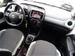 Toyota Aygo - 1.0 VVT-i x-play / Airco / DAB / Smartphone Integration / Parkeercamera / Bluetooth / - 1 - Thumbnail