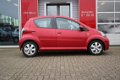 Toyota Aygo - 1.0-12V Aspiration Red - 1 - Thumbnail