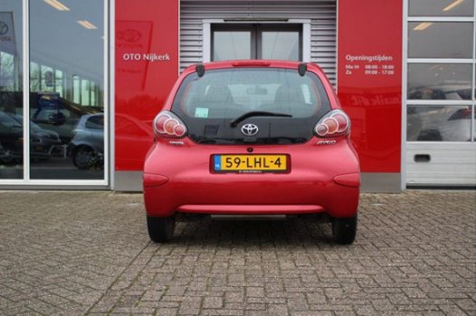 Toyota Aygo - 1.0-12V Aspiration Red - 1