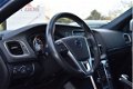 Volvo V40 - 2.0 D2 120 PK R-Design, Xenon, Navigatie, Climate Control, Bluetooth, Stoelverwarming - 1 - Thumbnail