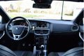Volvo V40 - 2.0 D2 120 PK R-Design, Xenon, Navigatie, Climate Control, Bluetooth, Stoelverwarming - 1 - Thumbnail