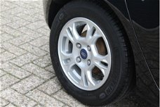Ford Fiesta - 1.5 TDCi Titanium (96pk) KEYLESS /Navi /Climat /Cruise /Elek. pakket /C.V. afstand /Ra