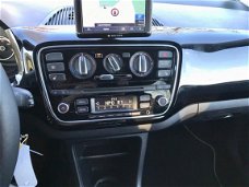 Volkswagen Up! - 1.0 high up Airco Automaat Navigatie 5drs