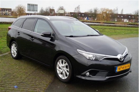 Toyota Auris Touring Sports - 1.4D Business Plus - 1