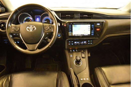 Toyota Auris Touring Sports - 1.8 Hybrid EXECUTIVE PANORAMA/LEDER/ECC/CAMERA/LMV/PDC - 1